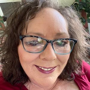 Meet your Posher, Deana